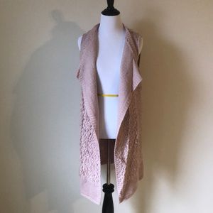 Rise color fuzzy vest